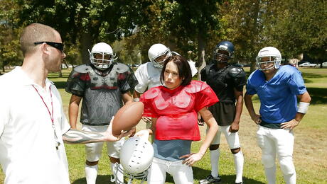 Stunning british Mckenzie Lee drilled in her bald pussy after good blowjob outdoor